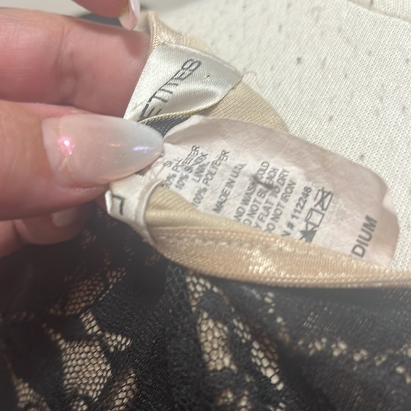 Laura Petites black lace and gold top - Picture 6 of 6